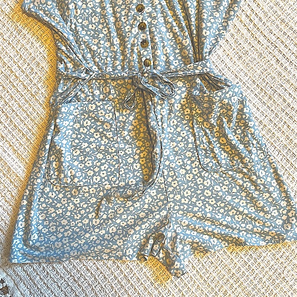 🚫Sold NOBO blue & white floral romper jumpsuit sz xxl/19 ties at waist & front - Picture 3 of 6